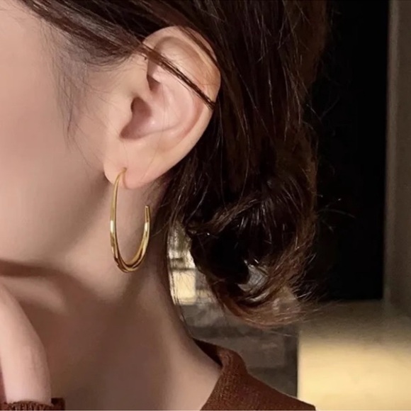 Gold Hoop Minimalist Earrings - Picture 4 of 4